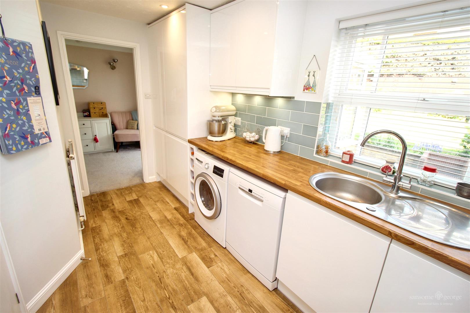 3 bed property in The Knoll, Reading